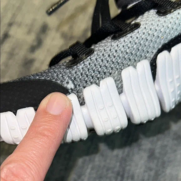 Nike Metcon Black and Gray Sneakers - Picture 4 of 6